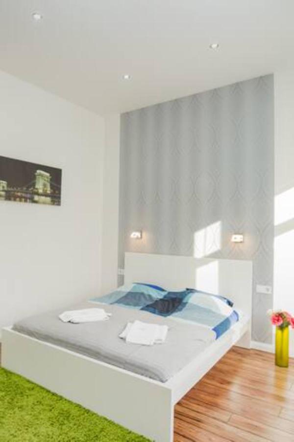 Hi-Bp Design Home Apartments In The Heart Of Budapeste Exterior foto